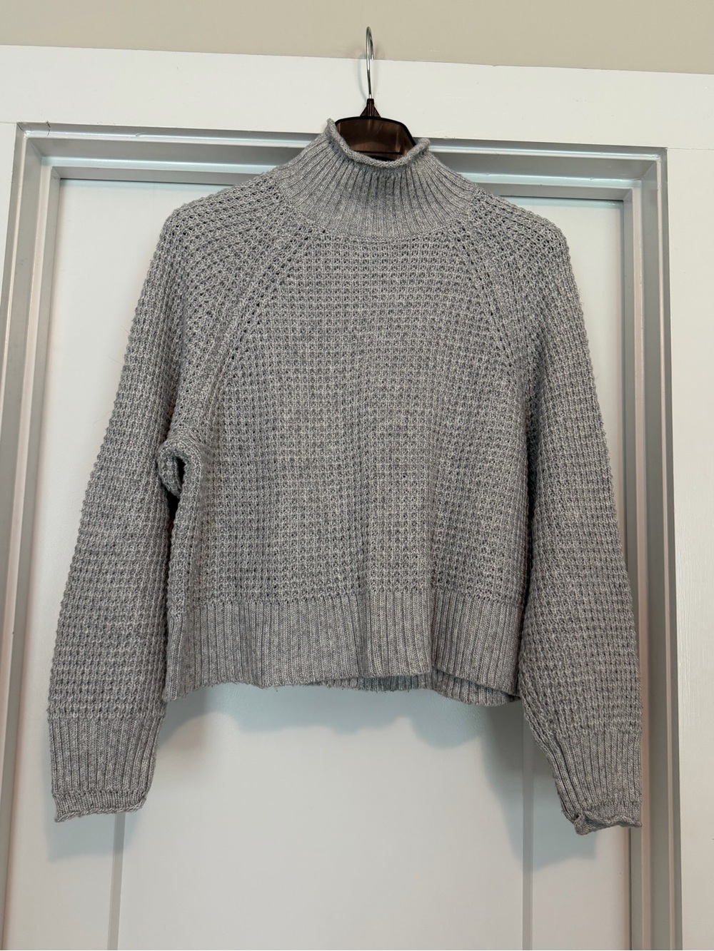 American Eagle Outfitters Light Gray Mock Neck Chunky Sweater